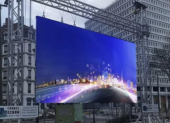 digital-led-standee