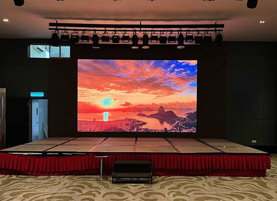 digital-led-standee